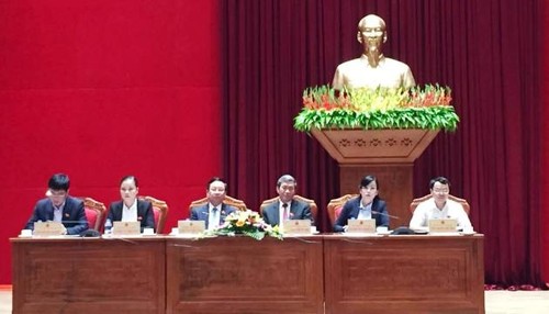 Руководители партии и государства Вьетнама встретились с избирателями страны - ảnh 1